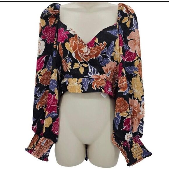 BOG BAND OF THE FREE - NWT - L Sz S “Camille “ Black Berry Crossover Crop Top - Picture 4 of 16